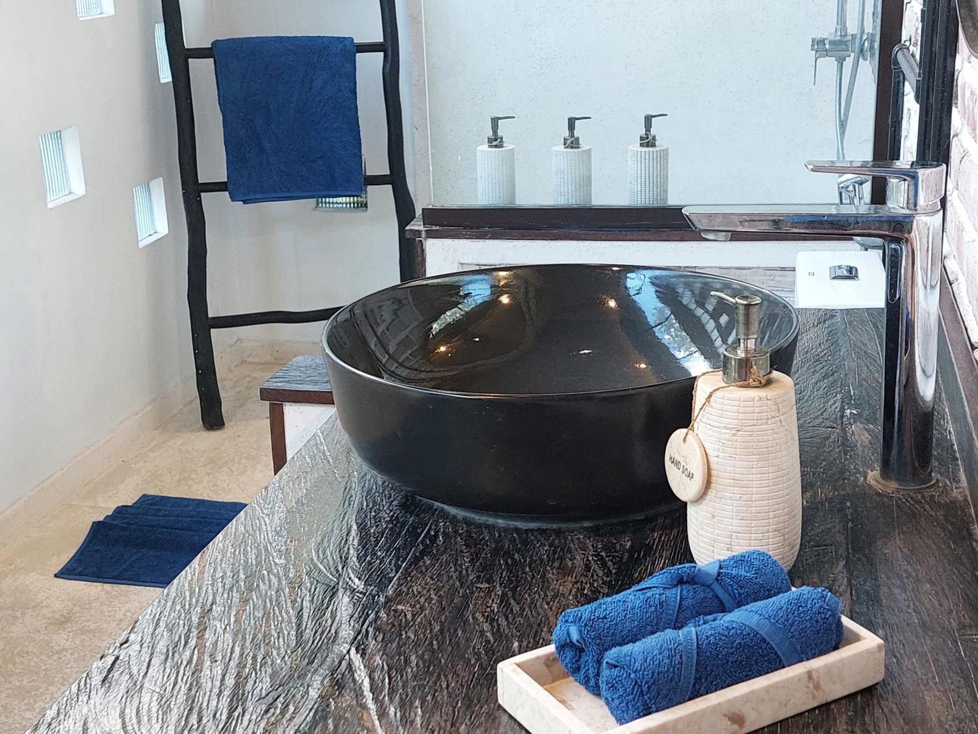 Spaces Bali Unique Boutique Hotel Munggu الغرفة الصورة